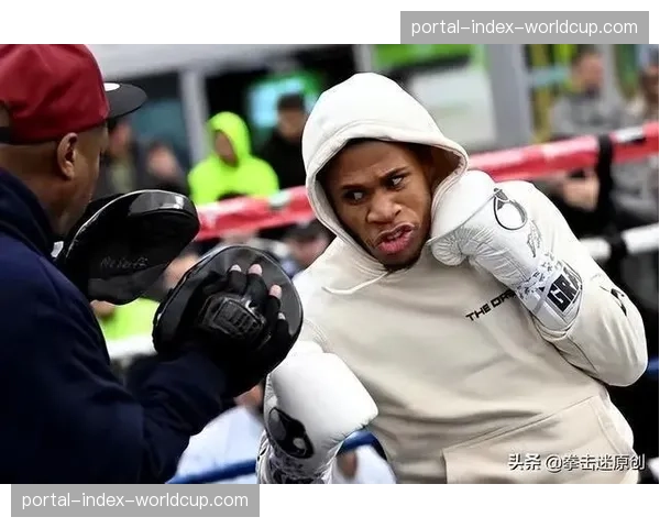 称重仪式现意外插曲,德文·哈尼对手体重轻微超标 称重仪式现意外插曲,德文·哈尼对手体重轻微超标