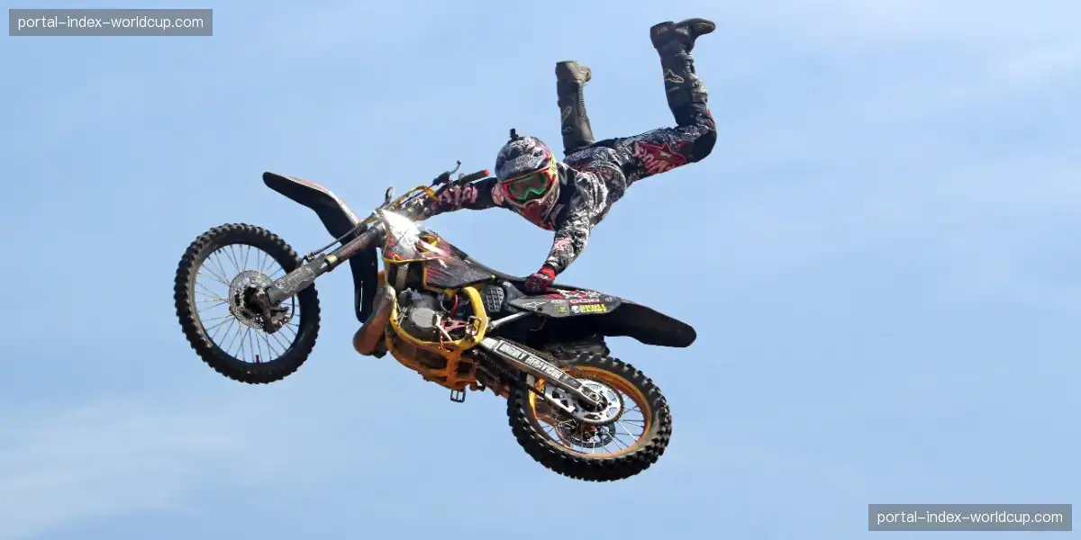 📸 高清镜头记录英雄动作，力量速度冲击视觉。💥